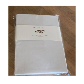Boxlagen. 90x200x45. Hvid. 100% bomuld. Mrk: Night & Day.