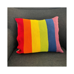 Hklet regnbue pude. 40x40 cm. Incl. inderpude