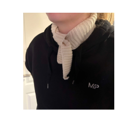 Hklet trklde-scarf. Lille model. 100% Merino Uld