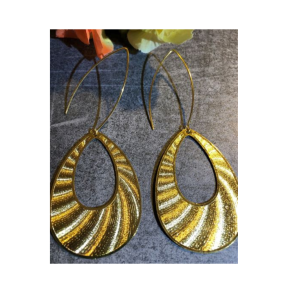 Guldfarvede drbeformede hngereringe med blgemnster