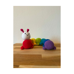 Hjemmeh�klet regnbuelarve i 100 % bomuld � 40 cm