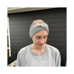 H�klede pandeb�nd. 100% akryl. Til b�rn og voksne