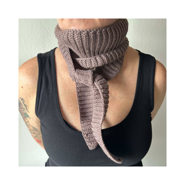 Hjemmehklet trklde-scarf. Stor model. 100% Merino Uld