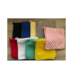 H�klede grydelapper. 100%  bomuld. Ca 20x20 cm. S�t a 2 stk.