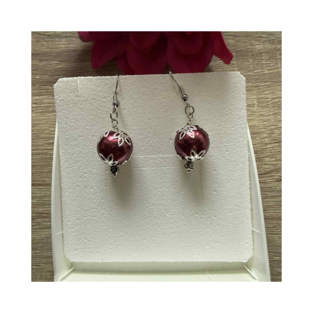 Julereringe med rd julekugle  forslvet messing