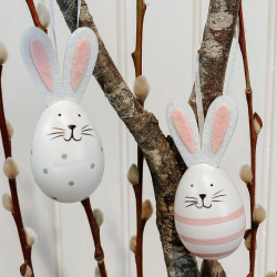 Pskeharer i tr til ophng. Str. 10x4 cm. Pose a 4 stk.