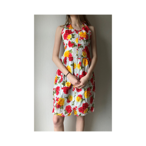 Kort kjole m/rose mnster Mrk: iriot. Fes i str M & L.