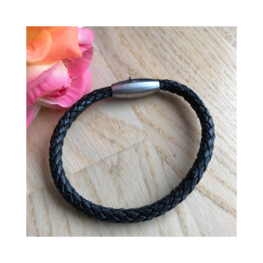 Lderarmbnd flettet sort 5 mm m/magnetls. Lgd.ca 21 cm