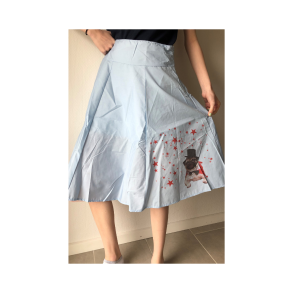 Lysebl nederdel. Mrk: iriot. Str. M