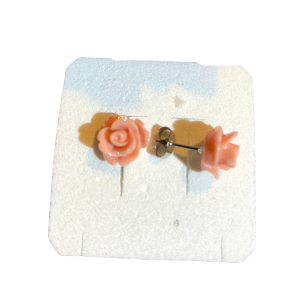 restik med lyserd rose. Kirurgisk stl. Rose 10x6,5mm