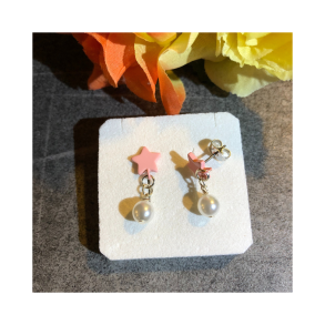 restik lyserd stjerne m/hvid perlevedhng. Kirurgisk stl