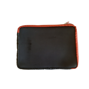 Pc taske/sleeve. Sort med rd kant. ca 30x40 cm