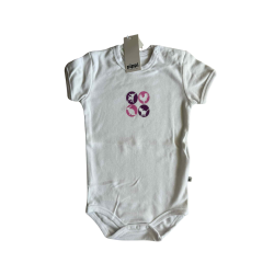 Pippi baby bodystocking. Med korte rmer. Hvid.
