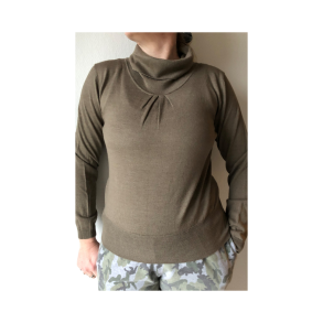 Sweatshirt/Pullover med bred hj hals. Lysebrun. Mrk: Delmod str. 42