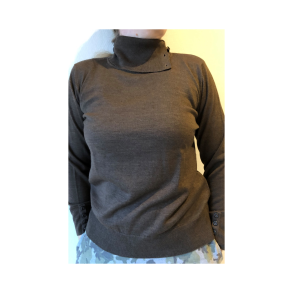 Sweatshirt/Pullover mrkebrun m/knapper i hj hals. Mrk: Delmod. Fes i str.44 & 46
