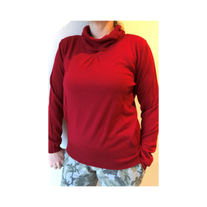 Sweatshirt/Pullover rd m/bred hj hals. Rd. Mrk: Delmod. Fes i str. 44 & 48