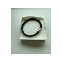 Sort l�derarmb�nd 5 mm med mats�lv magnetl�s ca 21 cm