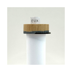 Studenter figur i tr� � unik &amp; h�ndmalet. Str. ca 13x3,5 cm