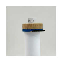 Studenter figur i tr� � unik &amp; h�ndmalet. Str. ca 13x3,5 cm