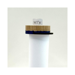 Studenter figur i tr� � unik &amp; h�ndmalet. Str. ca 13x3,5 cm