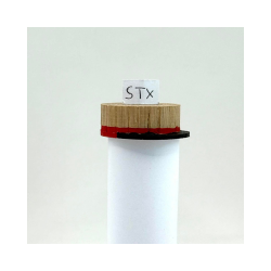 Studenter figur i tr� � unik &amp; h�ndmalet. Str. ca 13x3,5 cm