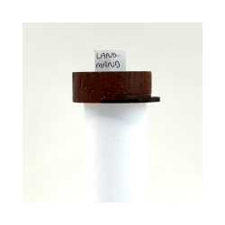 Studenter figur i tr� � unik &amp; h�ndmalet. Str. ca 13x3,5 cm