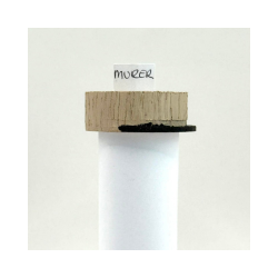 Studenter figur i tr� � unik &amp; h�ndmalet. Str. ca 13x3,5 cm